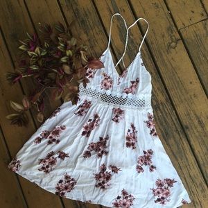 Med. Floral Lace Sundress Concert Forever21